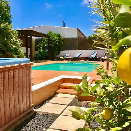 Casa Del Medio Ferienhaus *